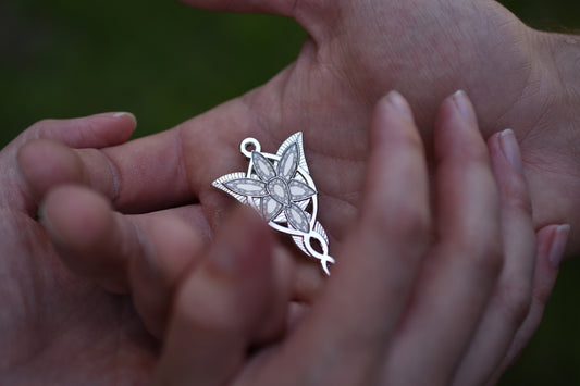Evenstar Enamel Pin image 3